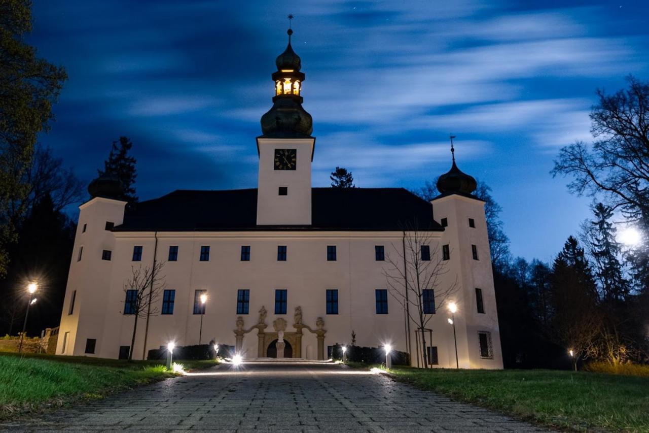 Zamek Trest Hotel Exterior photo